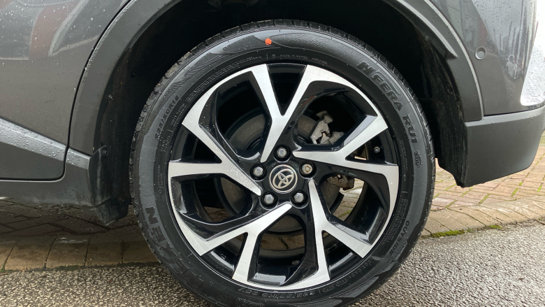 Toyota C-HR 1.8 Hybrid Design 5dr CVT Hybrid Hatchback